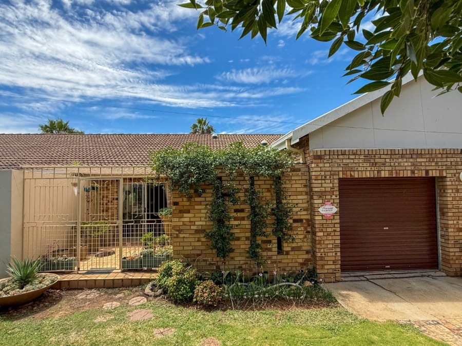 2 Bedroom Property for Sale in La Hoff North West